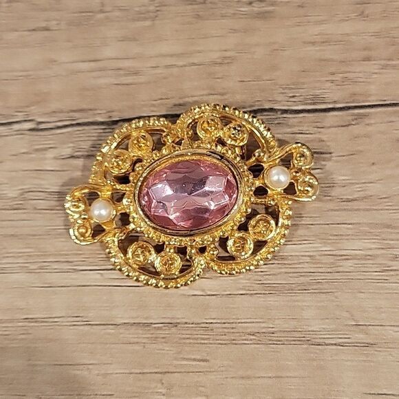 Brooch  - Picture 1 of 3